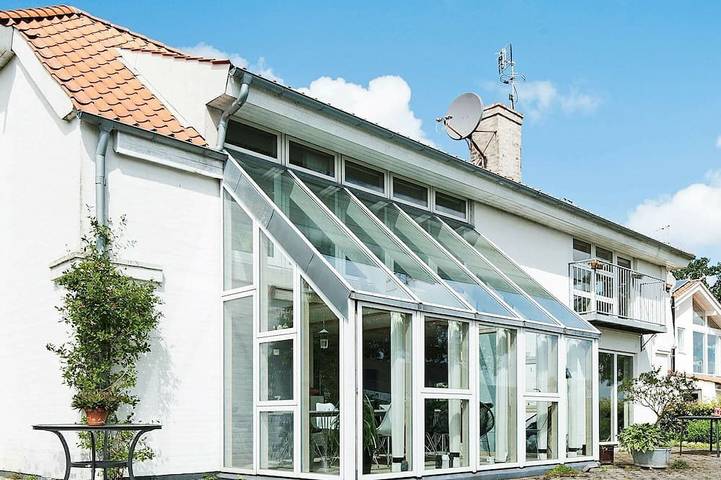 Ferienhaus für 24 Personen, mit Whirlpool und Balkon sowie Sauna in Årøsund