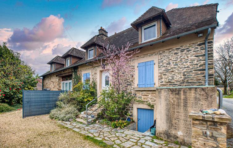Location de vacances pour 4 personnes, avec Terrasse et Jardin à Jumilhac-le-Grand