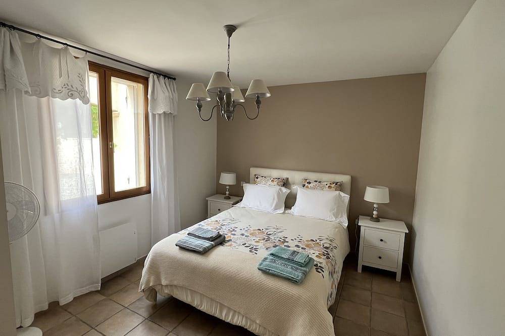 Villa avec piscine et studio en Drôme Provençale in Condorcet, Région de nyons