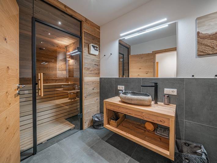 Ganze Wohnung, Moderne Ferienwohnung mit Sauna und Garten in Hohe Tauern, Hollersbach im Pinzgau