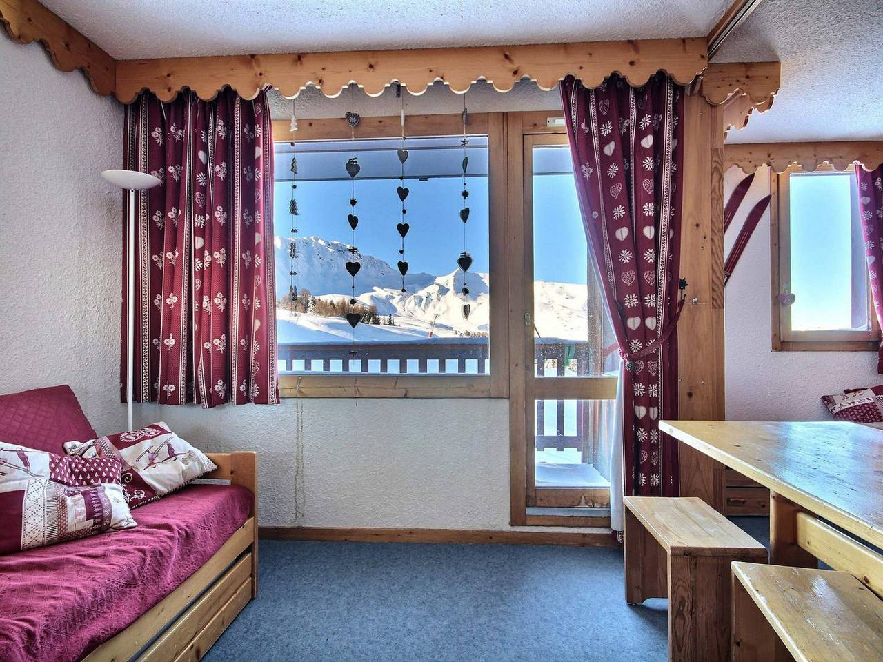 Estudio entero, ¡Estudio a pie de pistas cerca de tiendas! Capacidad 4, balcón, cocina equipada in Plagne Villages, La Plagne-Tarentaise