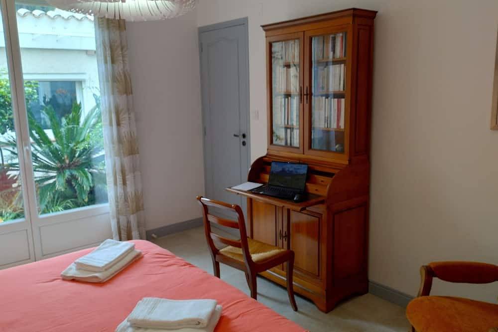 Gîte Les Oliviers situé au calme au milieu des pins et proche des plages in Béziers, Côte d'Améthyste