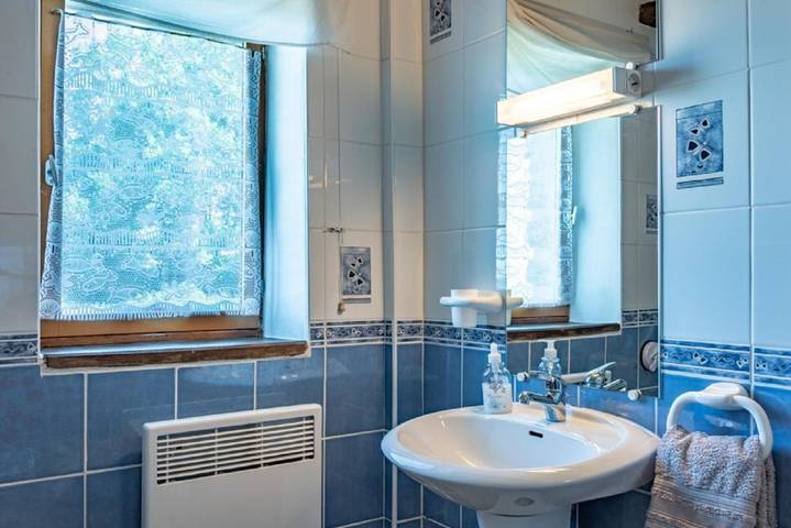 Location de vacances pour 6 personnes, avec jardin ainsi que vue et piscine à Écuras - 4