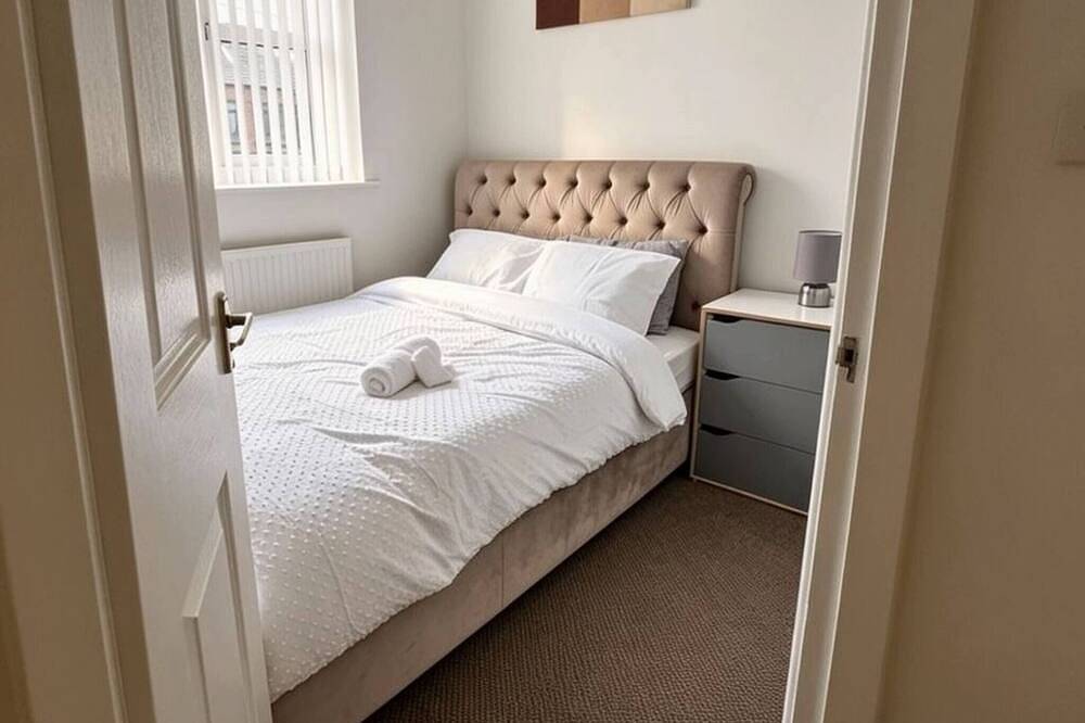 Entire apartment, Welcome to my property in Bolton, Greater Manchester