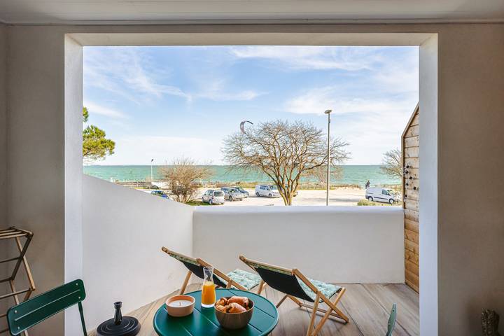 Gehele studio, Studio La Terrasse met zeezicht, privéterras en wifi in Rivedoux-Plage, Ile de Re