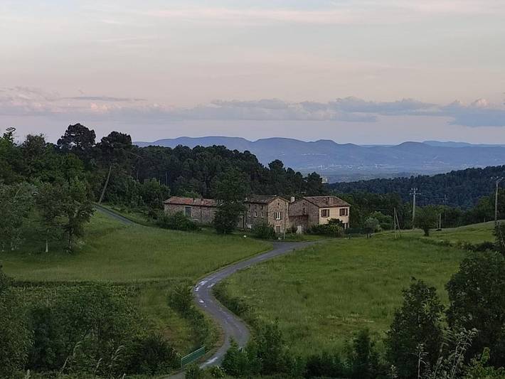 Location de vacances pour 4 personnes, avec vue et piscine ainsi que jardin et terrasse, animaux acceptés à Sanilhac - 3