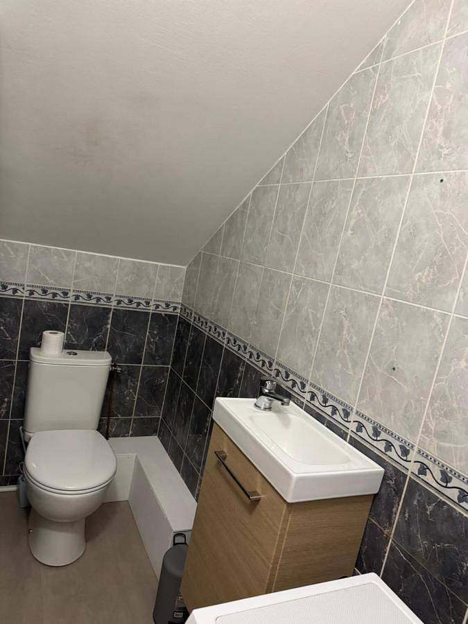 Appartement entier, Casa Laval 3 chambres in Saint-Genis-Laval, Lyon et ses environs
