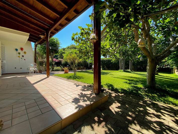 Location de vacances pour 6 personnes, avec jardin à Ugento - 4
