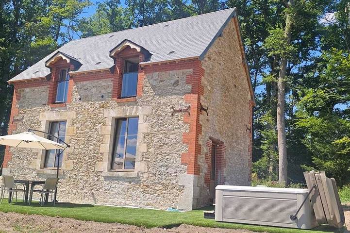 Chambre d’hôte pour 6 personnes, avec jardin ainsi que piscine et jacuzzi à Les Montils