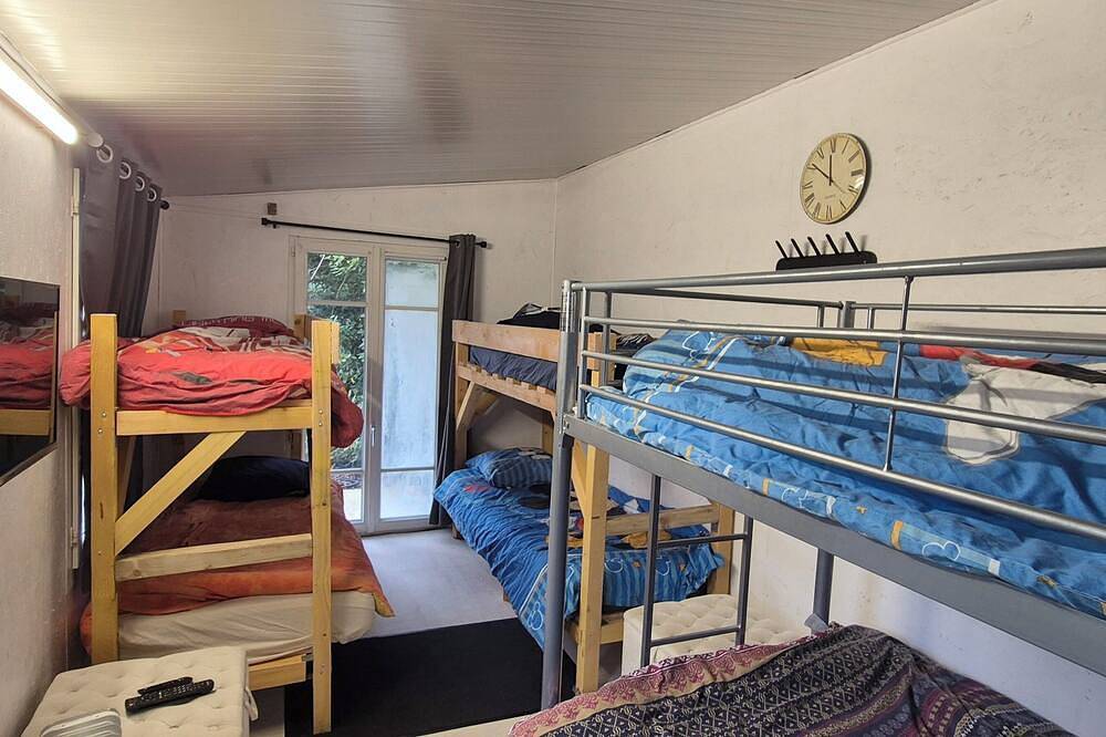 Appartement entier, À 20 km de Disney, T4 climatisé, pour 14 personnes en Rdj de notre jolie maison. in Mortcerf, Seine-et-Marne