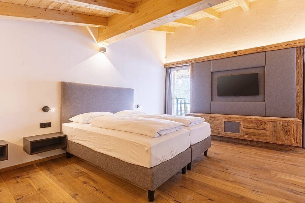 Ganze Wohnung, Üppige Ferienwohnung in Tirol mit Sauna in Lechtaler Alpen, Lermoos