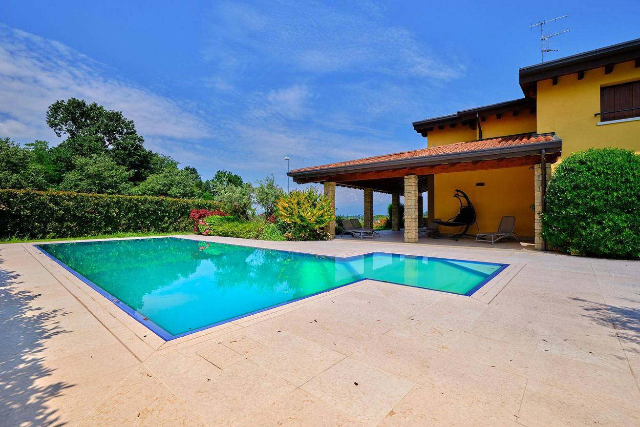 Apartmentsgarda - Villa Leone Salionze in Valeggio sul Mincio, Province de Vérone