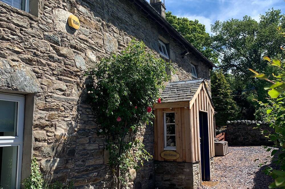 Ivy Cottage, Aberfeldy, Scotland Scottish Stl Licence: Pk11697F in Aberfeldy, Perthshire