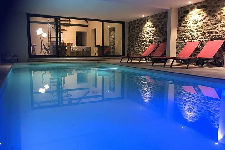 Ferienhaus für 12 Personen, mit Whirlpool und Terrasse sowie Garten