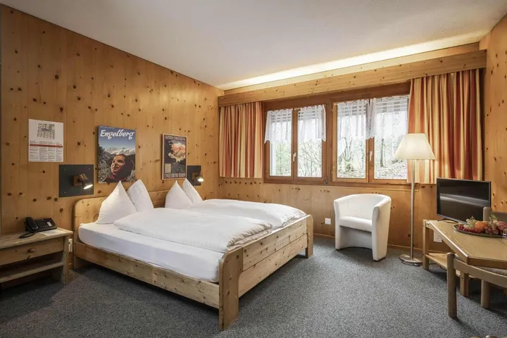 Hotel per 4 persone, con idromassaggio e balcone nonché sauna - 1