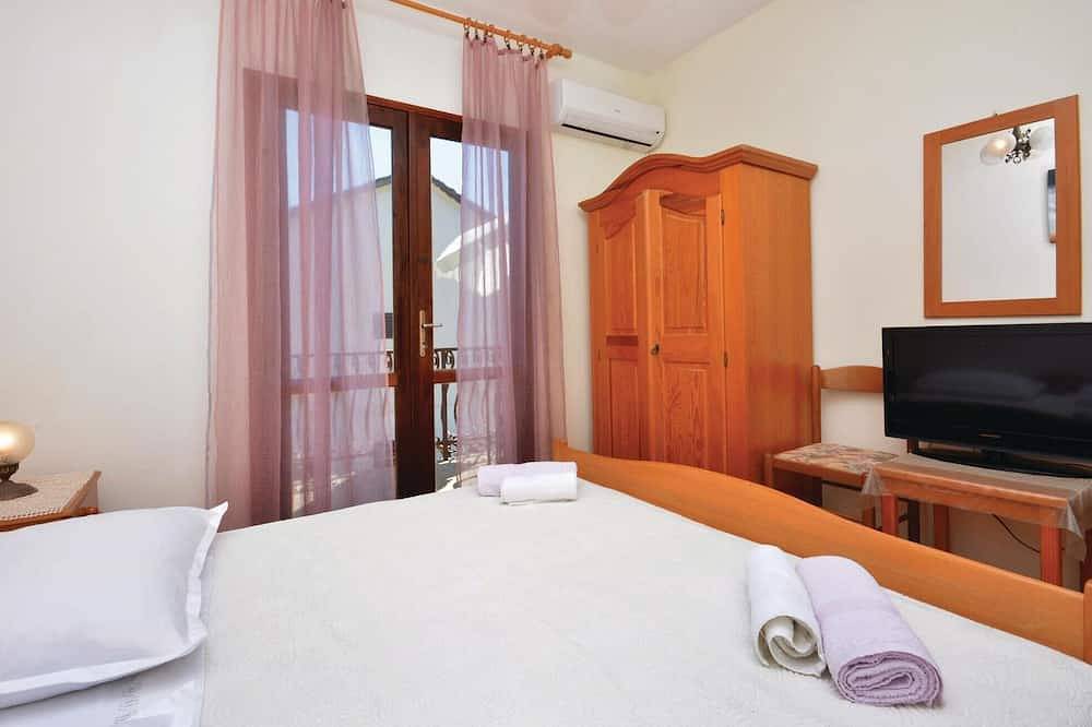 Entire apartment, Stunning apartment in Jelsa with Wifi in Jelsa, Hvar
