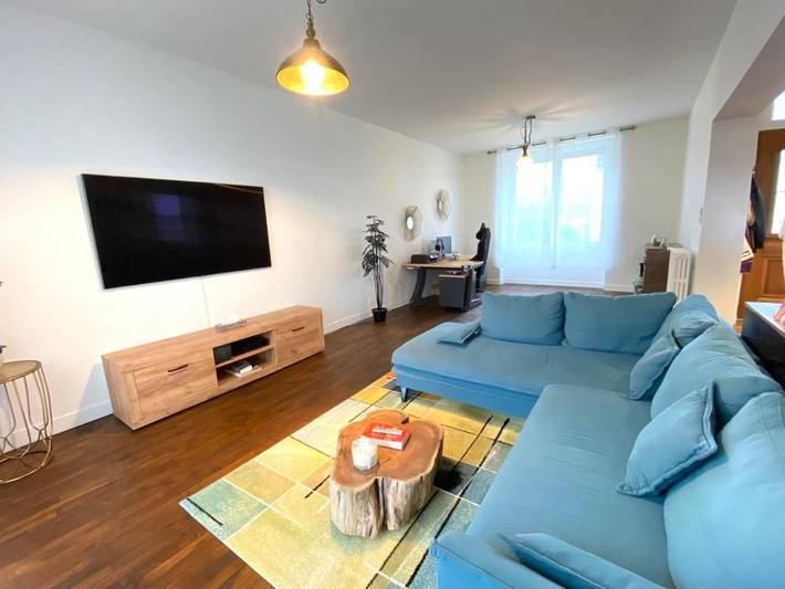 Location de vacances pour 10 personnes, avec jardin et vue à Locminé