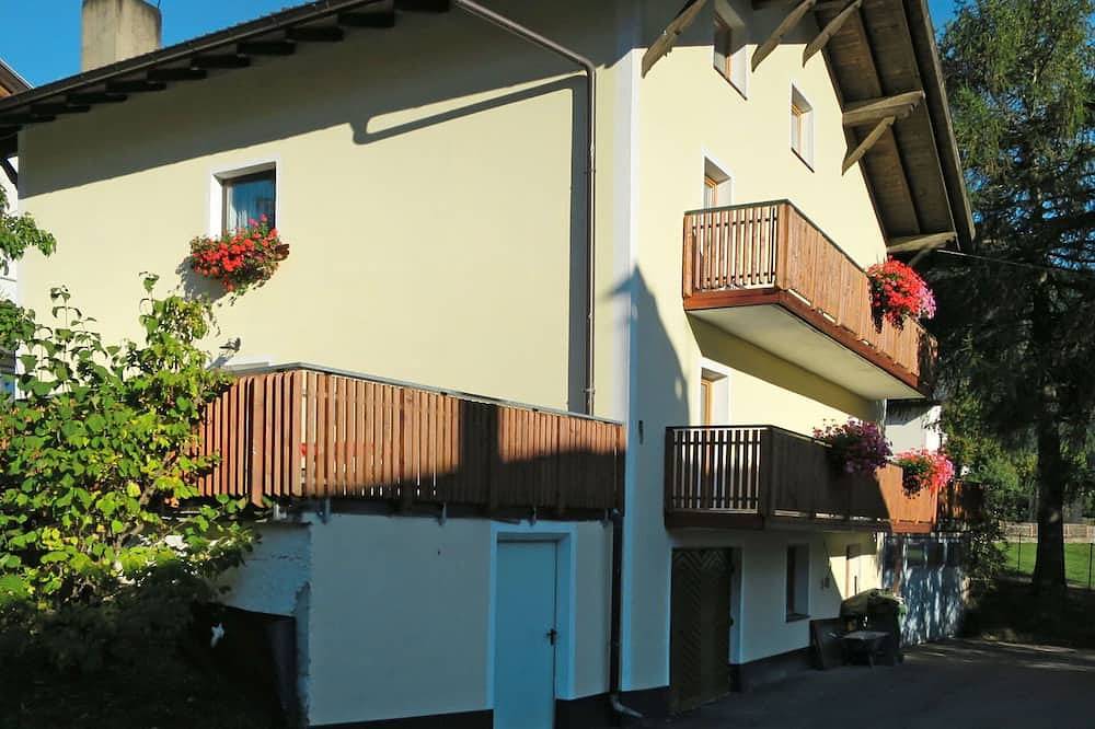 Geheel appartement, Leuk appartement voor 4 personen met Wifi, Tv en terras in St. Valentin auf der Haide, Graun