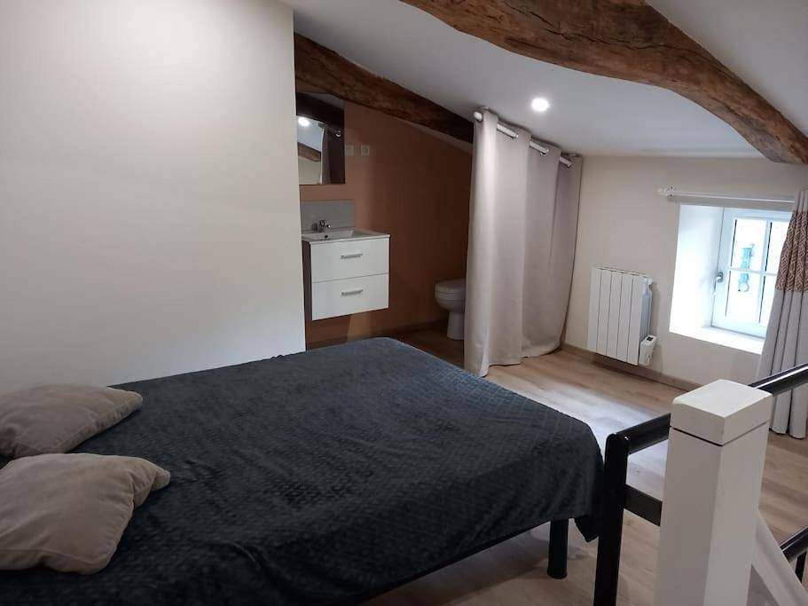 Appartement entier, Gîte à 25 minutes du Puy du Fou in Montournais, Fontenay-le-Comte