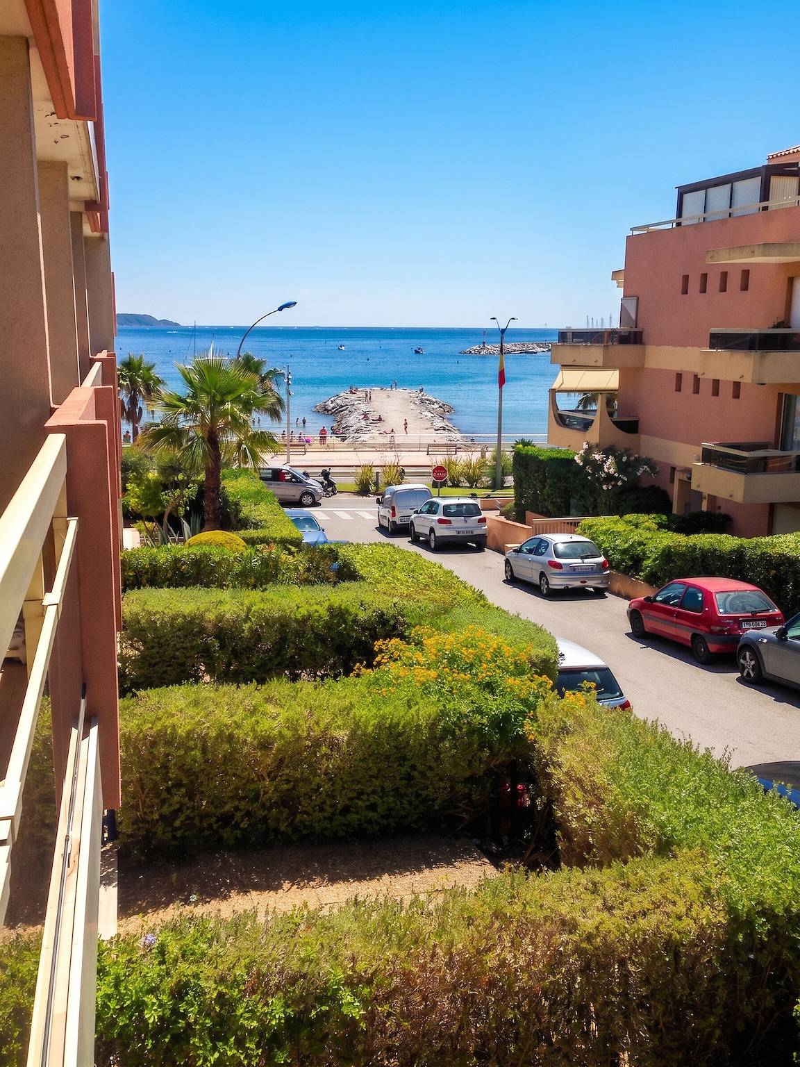 Studio entier, Studio en bord de mer à Cavalaire-sur-Mer, 35 m², vue superbe. in Cavalaire-sur-Mer, Parc national de Port-Cros