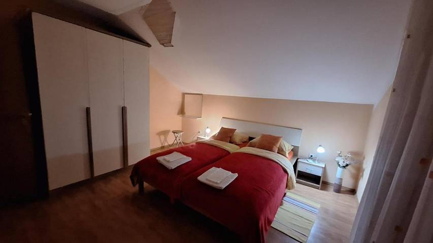 Gîte pour 8 personnes, avec jardin et vue, animaux acceptés à Osijek - 3