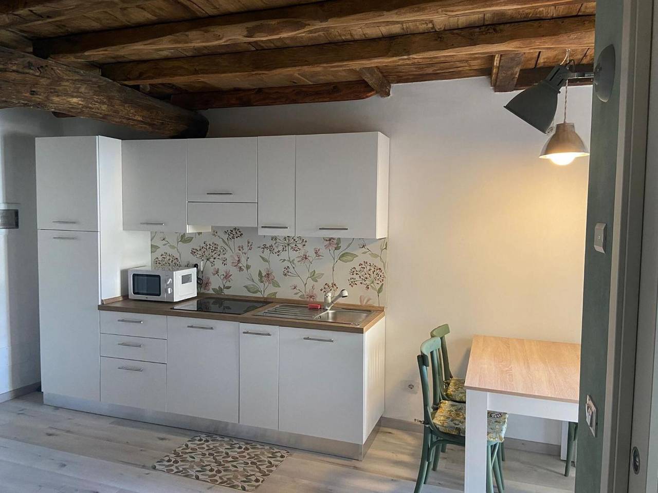 Appartamento intero, Prima del cielo - appartamento monti in Esino Lario, Comune di Esino Lario