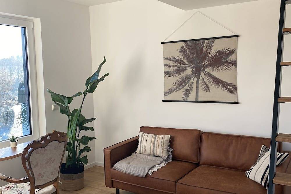Ganze Wohnung, Moderne, top ausgestattete ruhige Dachgeschosswohnung am Waldrand in Sankt Wendel, Saar-Nahe-Bergland