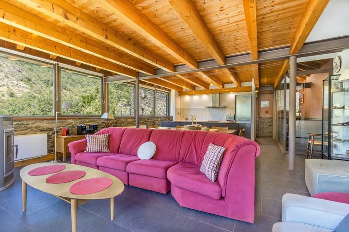 Casa rural para 10 personas, con Balcón además de Jardín y Vistas al lago en Provincia de Lleida - 2