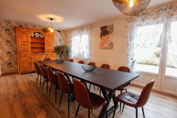 Location de vacances pour 12 personnes, avec sauna ainsi que vue et jardin à Champdray - 3