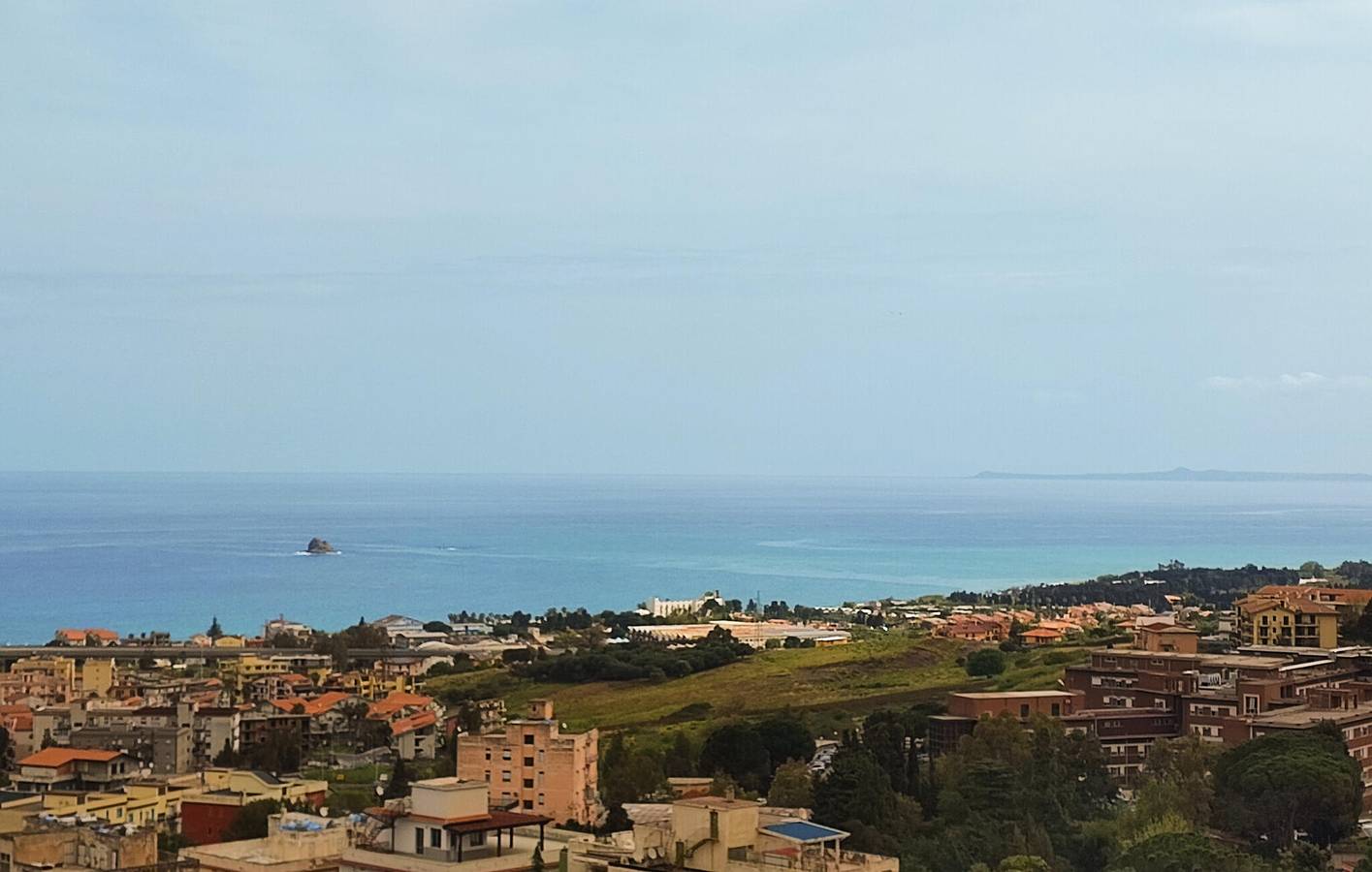 Appartamento intero, Accogliente appartamento sulla spiaggia - AC, TV, Cucina, Internet, Parcheggio in Patti, Provincia di Messina