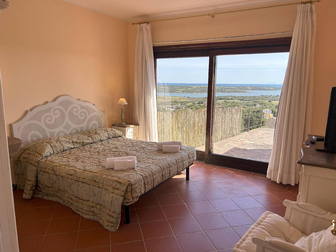 Villa Camilla in Stagno di Casaraccio, Punta De Su Turrione