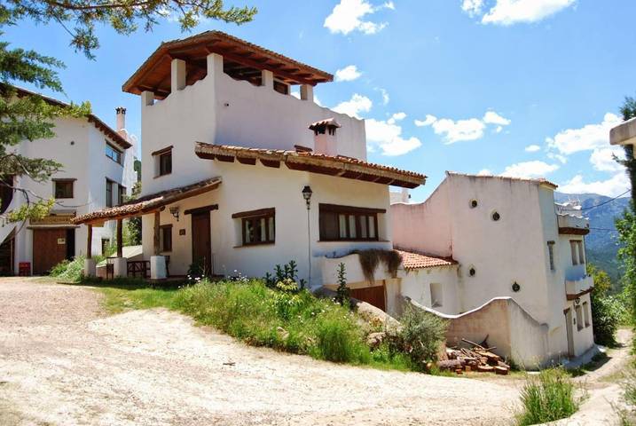 Casa de vacaciones para 12 personas, con piscina además de vistas y jardín - 1