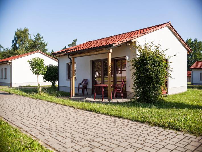 Ferienhaus für 6 Personen, mit Garten und Pool sowie Terrasse und Sauna, kinderfreundlich im Zittauer Gebirge - 2