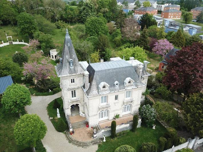 Chambre d’hôte pour 2 personnes, avec Balcon et Jacuzzi ainsi que Terrasse et Jardin à Mamers