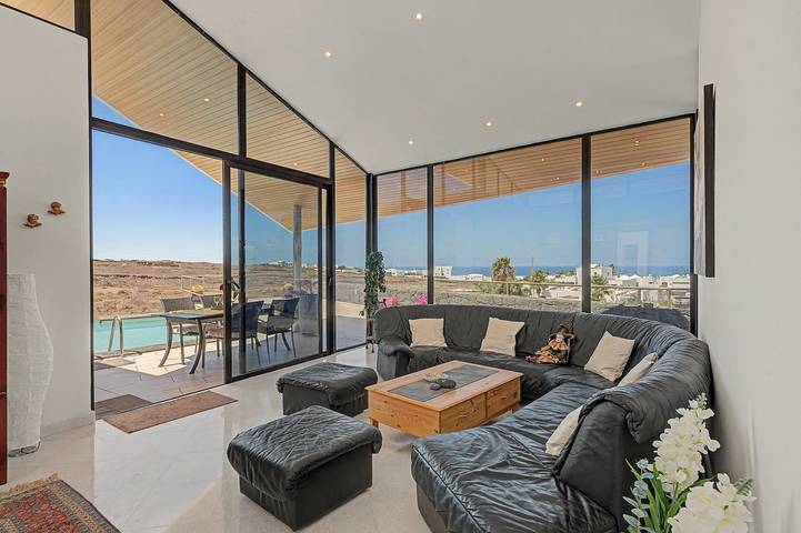 Holiday Villa 'Atlantis' with Sea Views, Wi-Fi, and Air Conditioning in Las Breñas, Yaiza