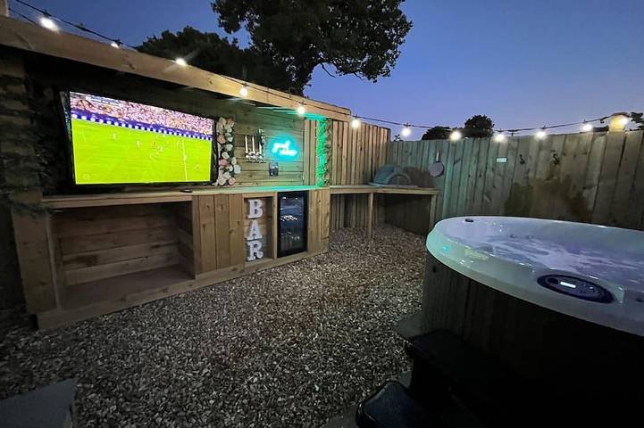 Cottage for 4 people, with hot tub and garden, with pets - 1