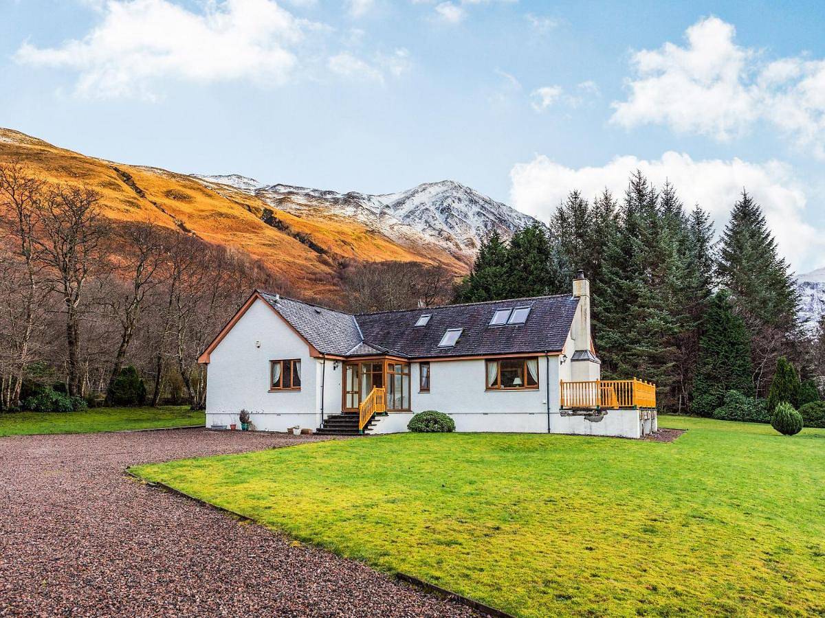 Four-Bedroom Holiday Home in Glencoe, Highlands