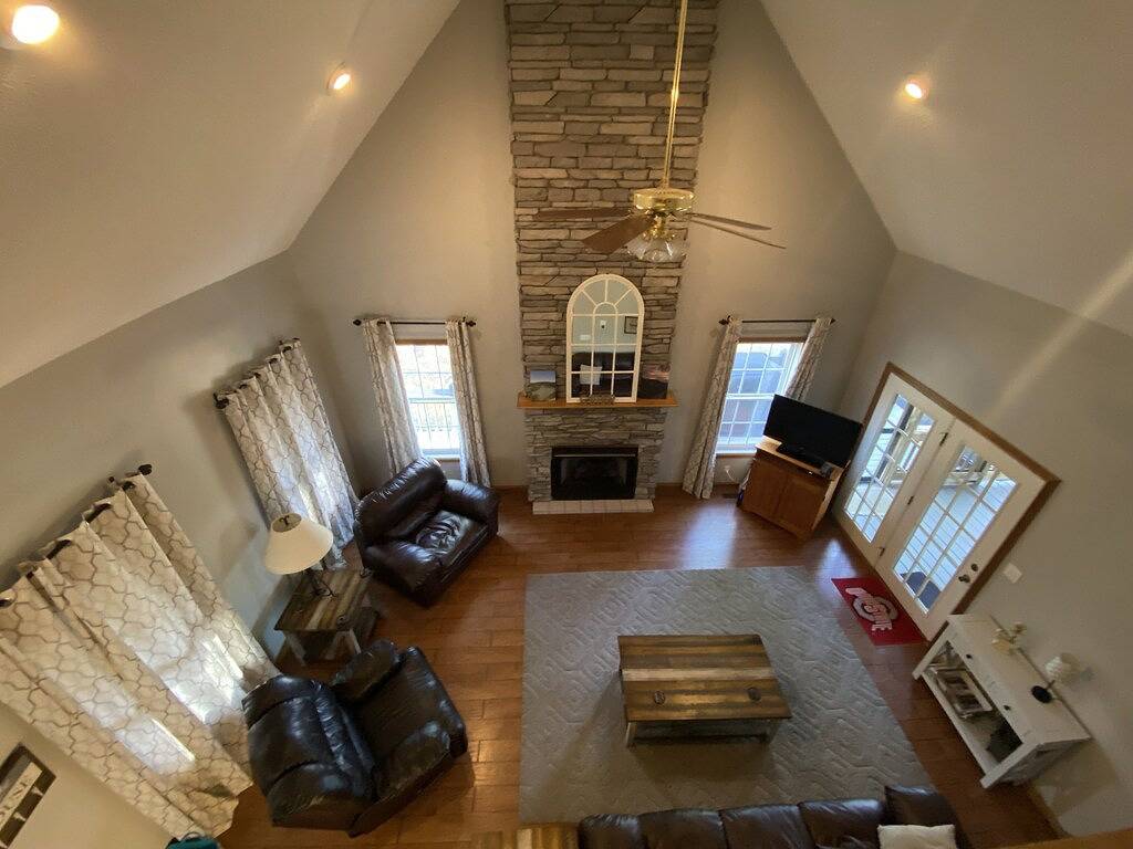 Ganz Hütte im Lake Cumberland Resort Burnside, Ky. Abgeschirmte Veranden & Whirlpool in Daniel Boone National Forest