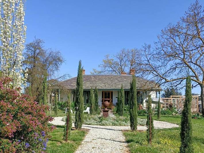 Villa voor 6 personen, with terras and whirlpool as well as tuin in Victoria