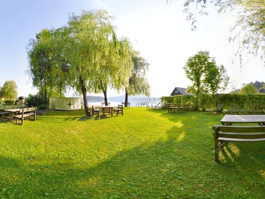 1 am Faaker See - Karglhof - Südblick in Karawanken und Bachergebirge, Finkenstein am Faaker See