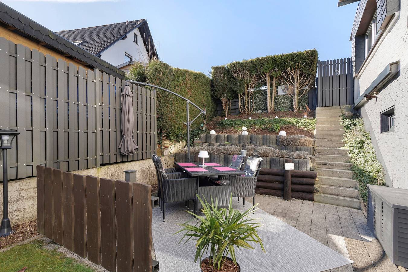 Apartamento entero, Apartamento 'Riekes' con vistas a la montaña, terraza privada y Wi-Fi in Schmallenberg, Hochsauerlandkreis