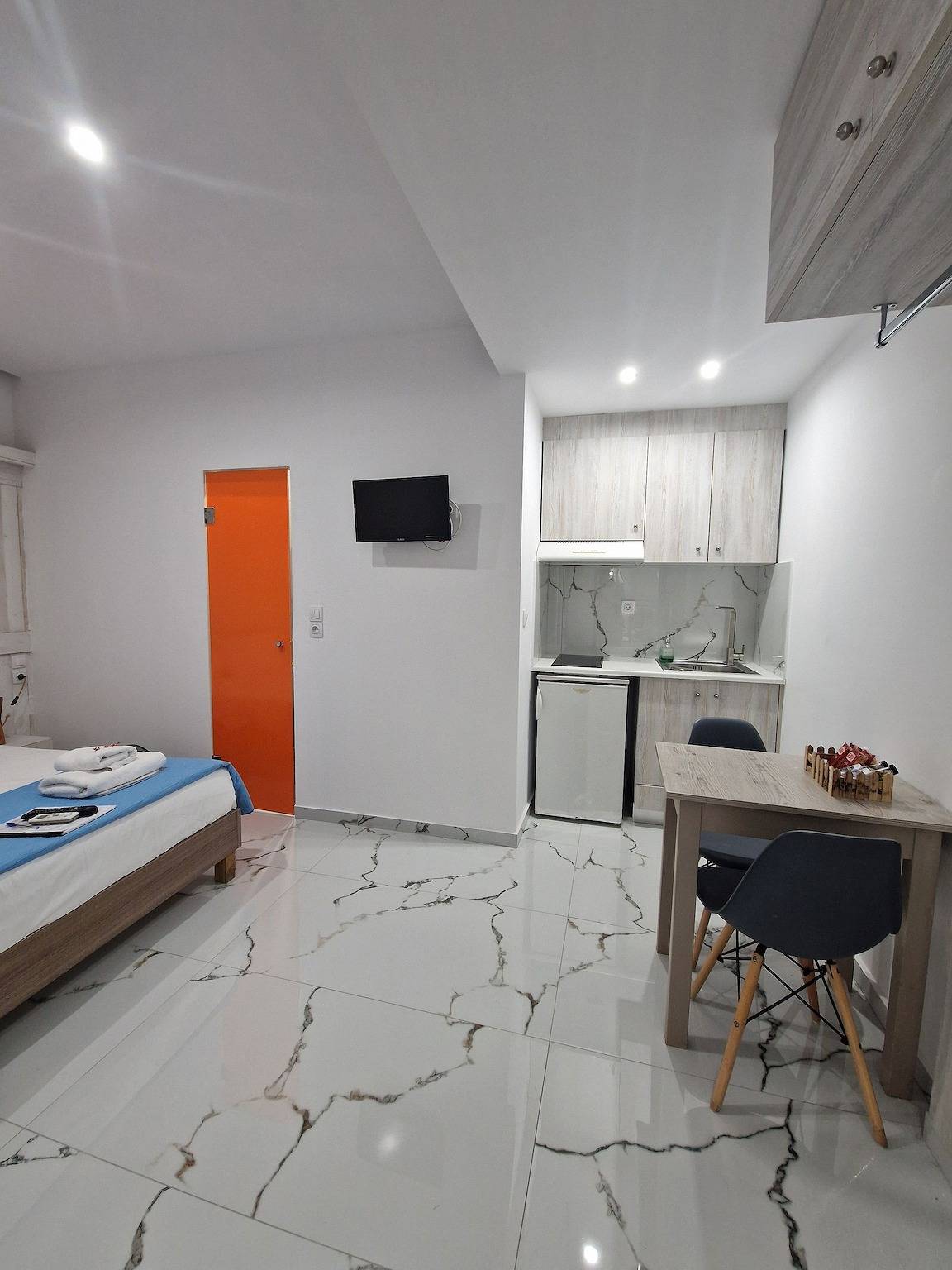 Ganze Wohnung, Ferienwohnung für 2 Personen mit Terrasse in Iraklio-Heraklion und Umgebung