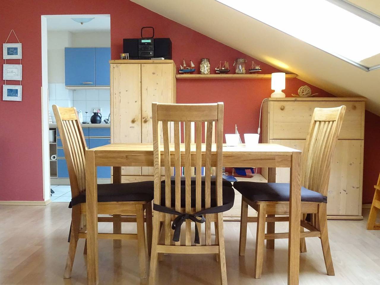 Ganze Wohnung, Komfortables Feriendomizil im 2. Og mit Hafenblick, Balkon und Meerblick in Orth in Westfehmarn, Fehmarn