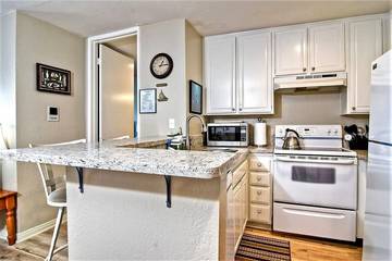 Hotel for 4 Guests in Oceanside, San Diego County, Picture 3