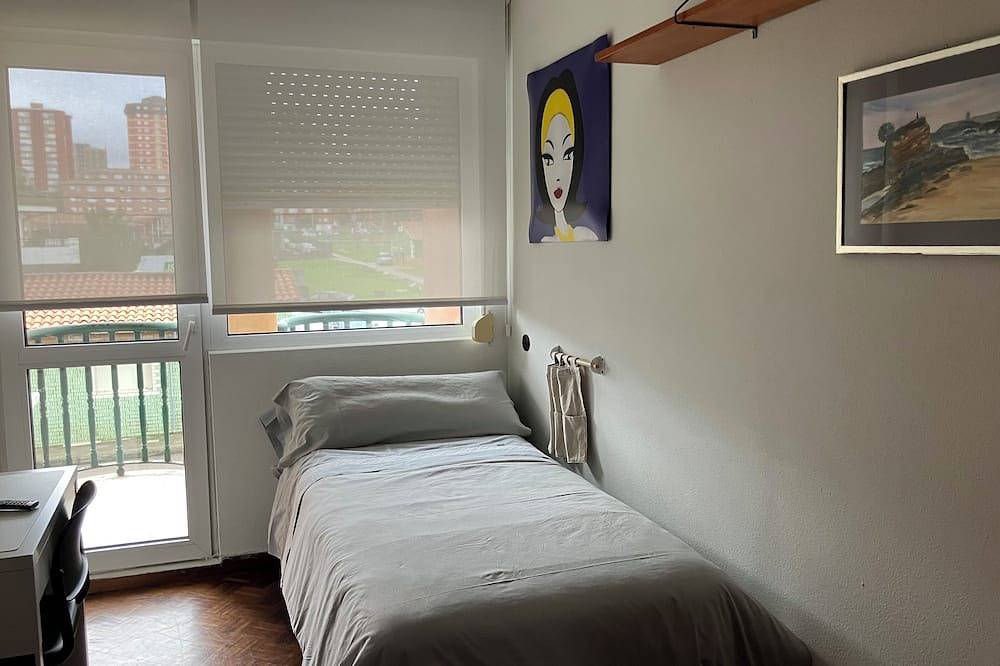 Entire apartment, Spacious bright apartment, 10 min.de the beaches, Sardinero, Liencres, Virgen del Mar in Santander, Cantabrian Coast