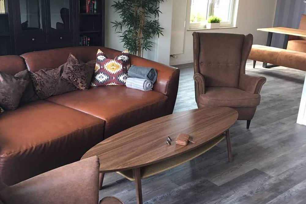Ganze Wohnung, 149 Fewo Sam, 4 Sz, nur 2 km zum Südstrand, citynah - 149 Fewo Sam, Balkon, 4 Sz in Wilhelmshaven, Südliche Nordseeküste