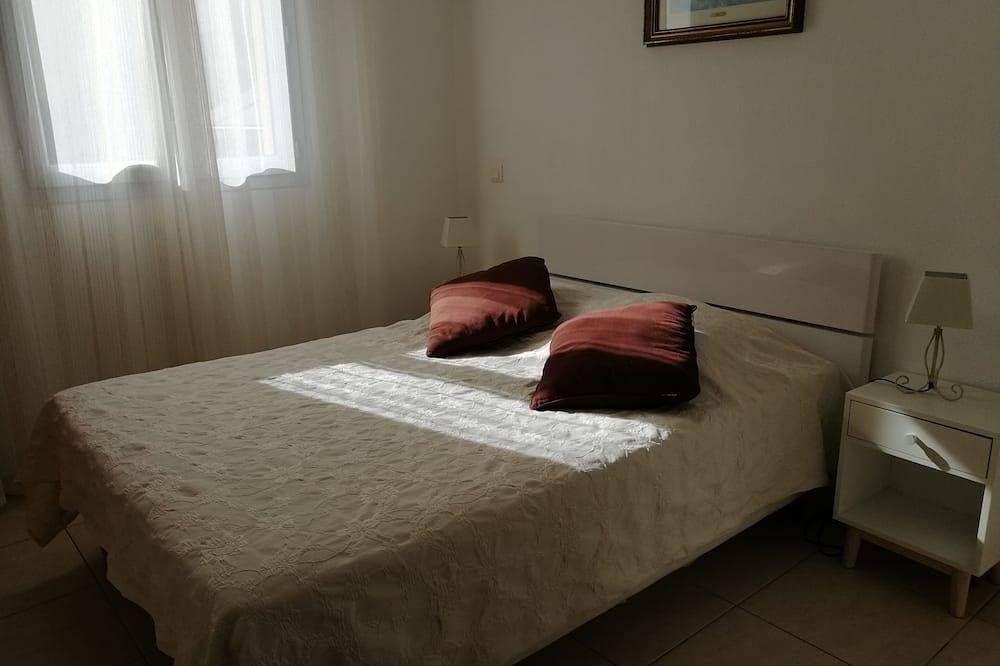Apartamento entero, T3 2 pasos de la playa ya 150 metros del centro de la ciudad in L'Île-Rousse, Region de Calvi