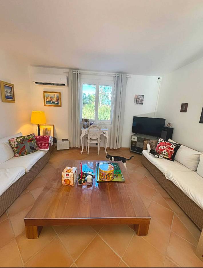 Apartamento entero, Apartamento con piscina en Les Mayons, 90 m² in Les Mayons, Costa mediterránea (Francia)