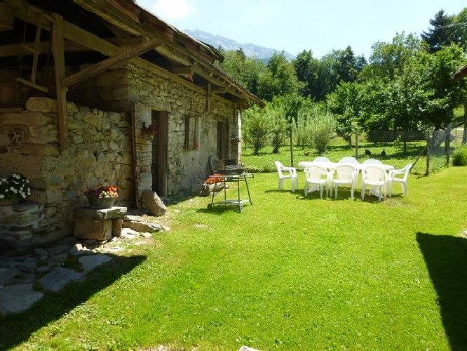Gîte pour 8 personnes, avec jardin à Theys - 3