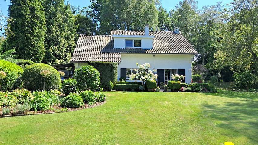 Location de vacances pour 11 personnes, avec jardin ainsi que piscine et sauna à Mol